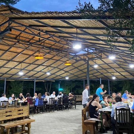 Lundra Hotel Gramsh ภายนอก รูปภาพ