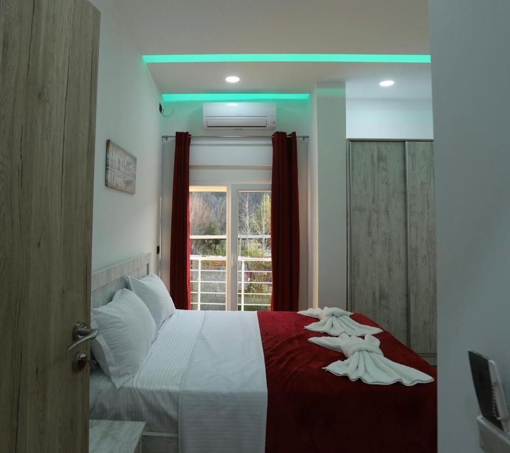 Lundra Hotel Gramsh ภายนอก รูปภาพ