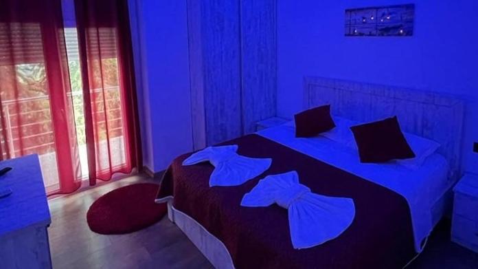 Lundra Hotel Gramsh ภายนอก รูปภาพ